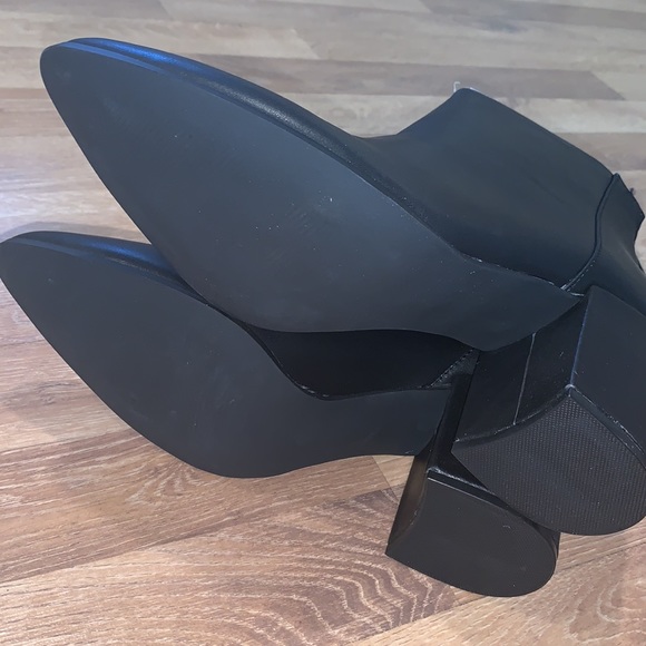 4️⃣0️⃣Aqua Black Leather Dante Pointed Toe Booties - Picture 8 of 8